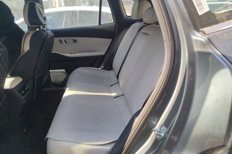 Used Geely Galaxy Xingjian 7 EM-i 2025 120km Exploration+ Version
