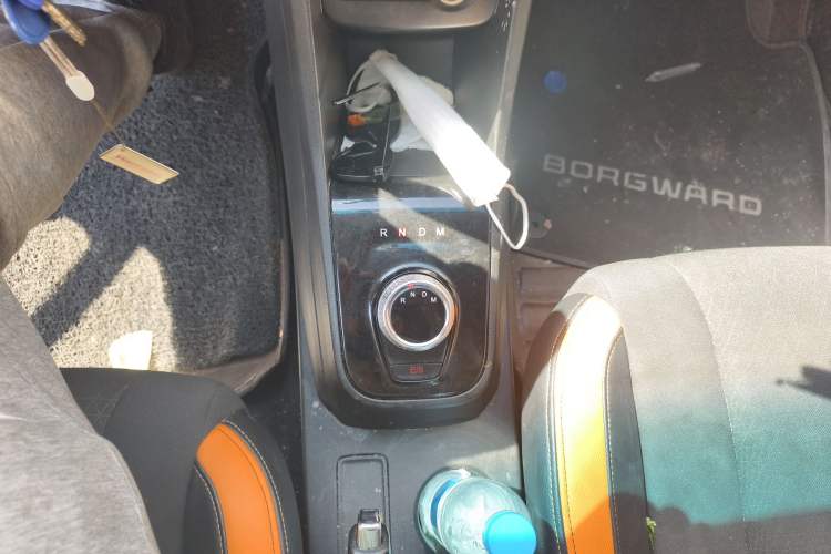 Used Baojun 310 2017 1.5L Automatic Fashion Model Gear Lever
