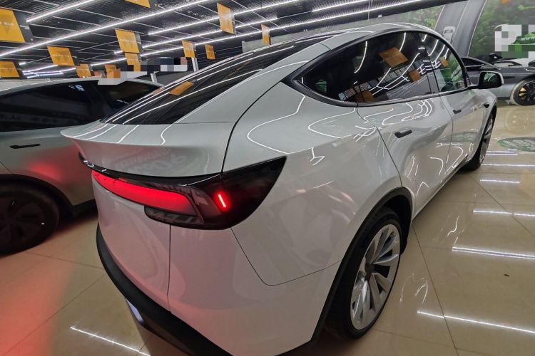 Used Tesla Model Y 2025 Rear-Wheel-Drive Version
