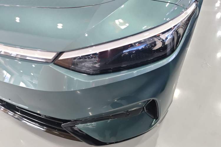 Used Volkswagen ID.7 VIZZION 2024 First Edition Left Front Headlight