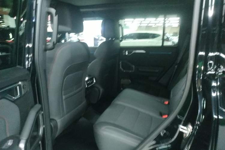 Used JETOUR Traveler 2023 2.0T All-Wheel Drive CrossPRO+