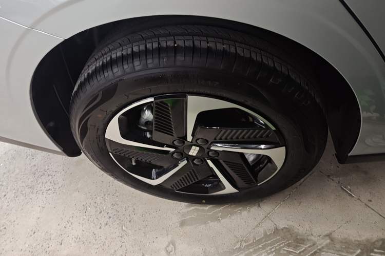 Used Geely Galaxy L6 2025 EM-i 140km Starship Edition