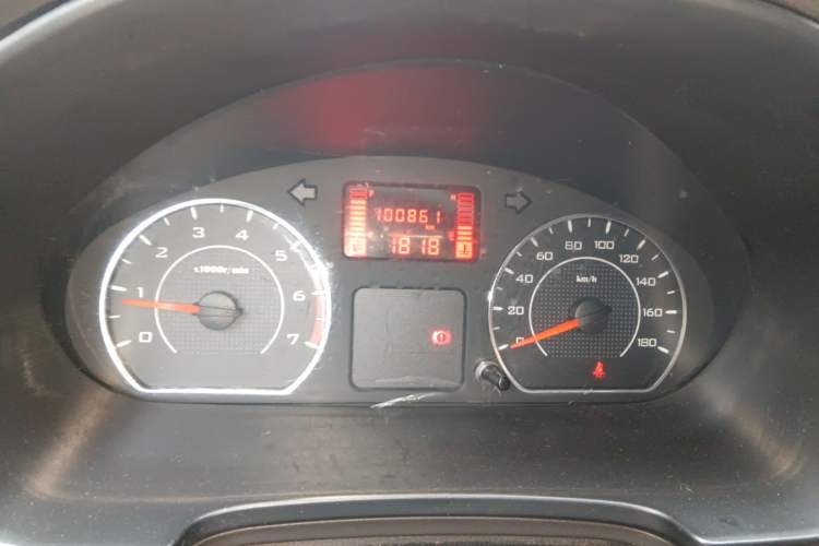 Used Wuling Hongguang V 2019 1.5L Jingqu Version China VI LAR Odometer Close Up