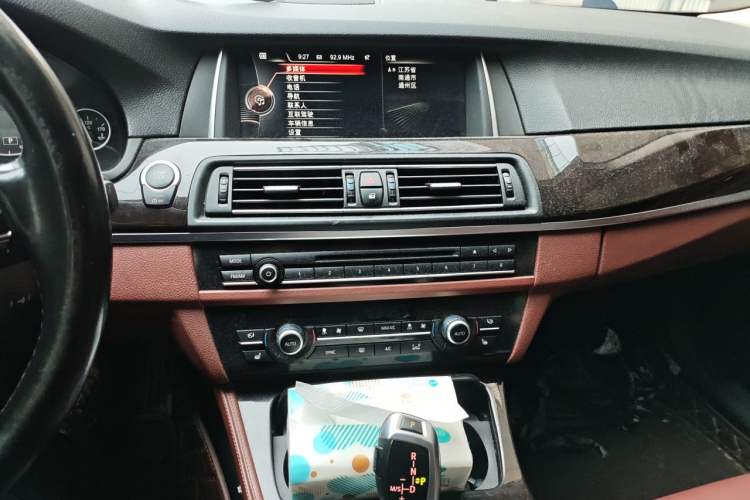 Used BMW 5 Series 2014 528Li Leading Model
