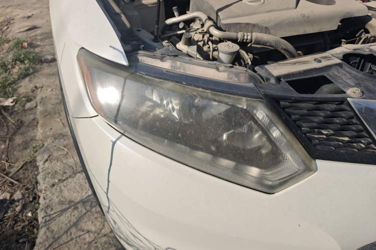 Used Nissan X-Trail 2015 2.0L CVT Comfort MAX Edition 2WD Right Front Headlight