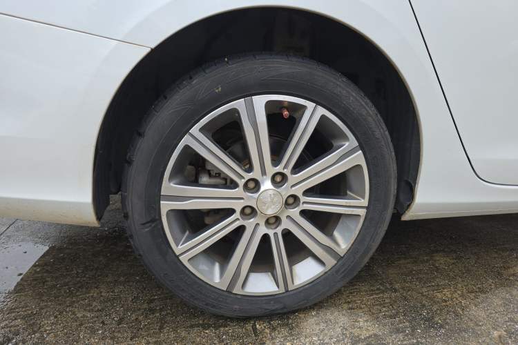 Used Peugeot 408 2018 350THP Automatic Luxury Edition Right Rear Wheel Hub