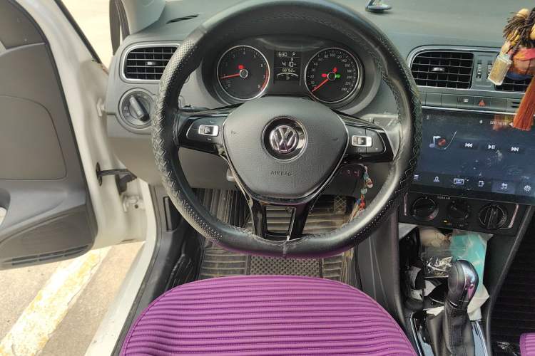 Used Volkswagen Polo 2016 1.6L Automatic Comfort Model
