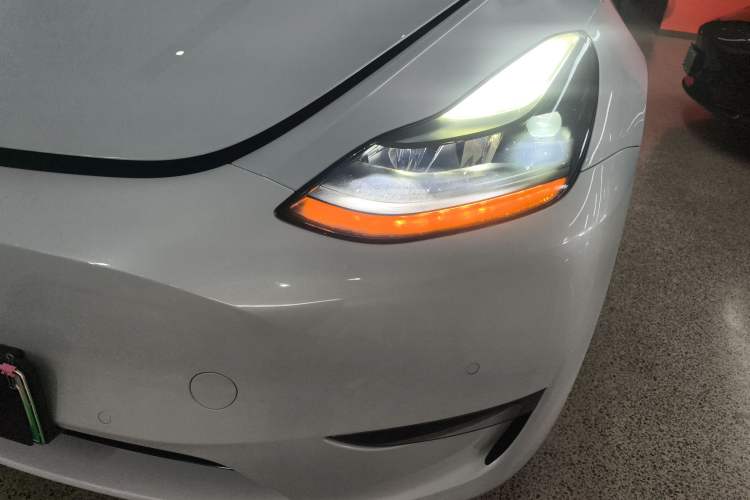 Used Tesla Model Y 2021 Long-Range All-Wheel-Drive Version
