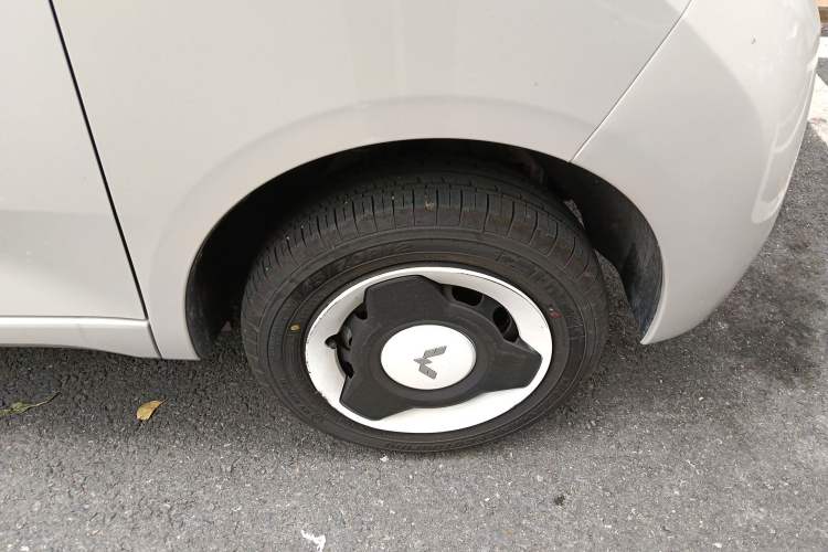 Used Wuling Hongguang MINIEV 2024 3rd Generation 215km Youth Edition Right Front Wheel Hub