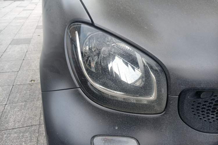 Used smart fortwo 2015 1.0L 52 kW hardtop Dynamic version