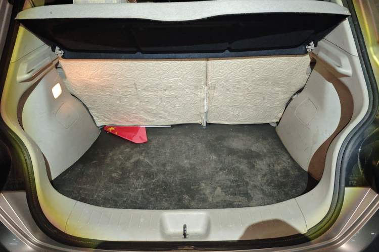 Used Nissan Tiida 2011 1.6L CVT Comfort Model Trunk