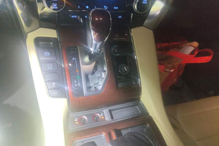 Used Toyota Alphard 2015 3.5L Luxury Edition