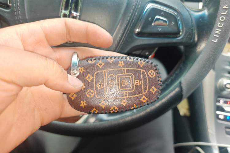 Used Lincoln MKZ 2017 2.0T Luxury Edition Vehicle Key