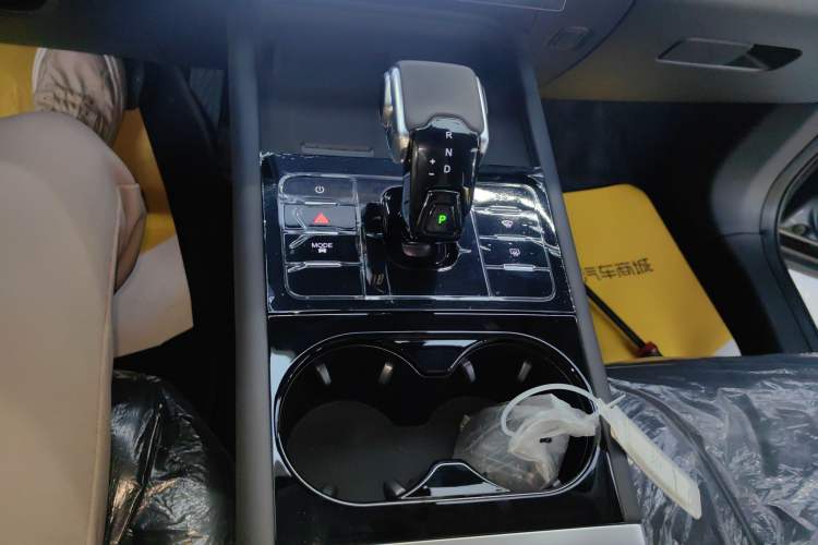 Used Chery Tiggo 7 2025 High-Performance Version 1.6T Two-Wheel Drive Edition Gear Lever