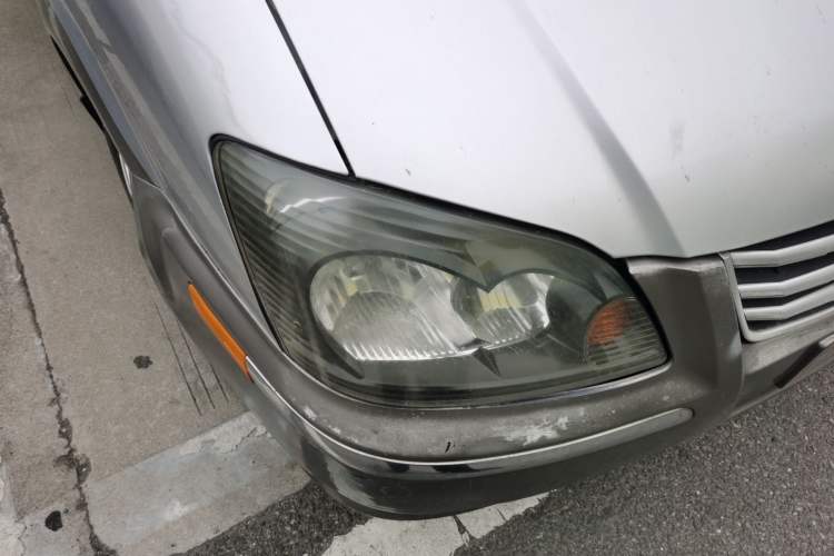 Used FORTHING Lingzhi 2013 V3 1.5L 7-Seater Standard Model II Right Front Headlight