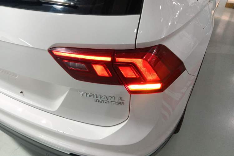 Used Volkswagen Tiguan L 2019 Updated Version 330TSI Automatic Two-Wheel Drive Panoramic Comfort Edition China VI Standard