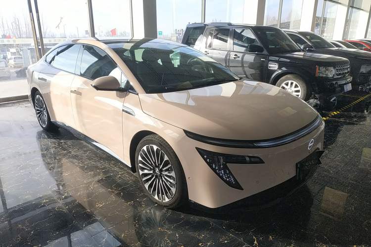 Used Nissan N7 2025 625 Max Exterior 2