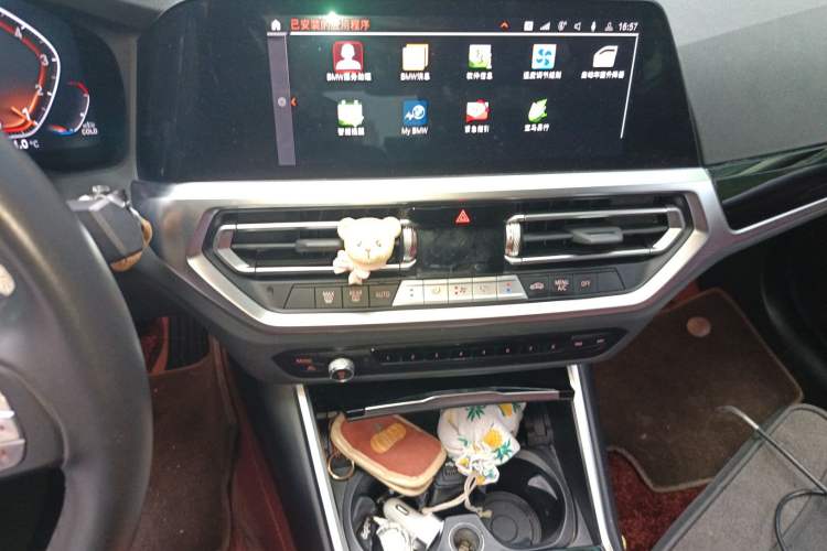 Used BMW 3 Series 2022 320i Sport Package Audio And AC Panel