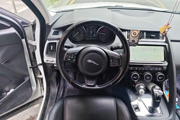Used Jaguar E-PACE 2018 P200 S China V-standard Steering Wheel