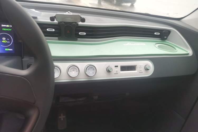 Used Wuling Hongguang MINIEV 2021 Macaron Fashion Edition Lithium-Ion Battery Audio And AC Panel