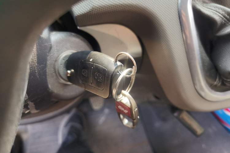 Used Foton Scenic G7 2020 2.4L Commercial Version Long Wheelbase High-Roof 10-Seater Bus China VI Emission Standard 4K22D4M Vehicle Key