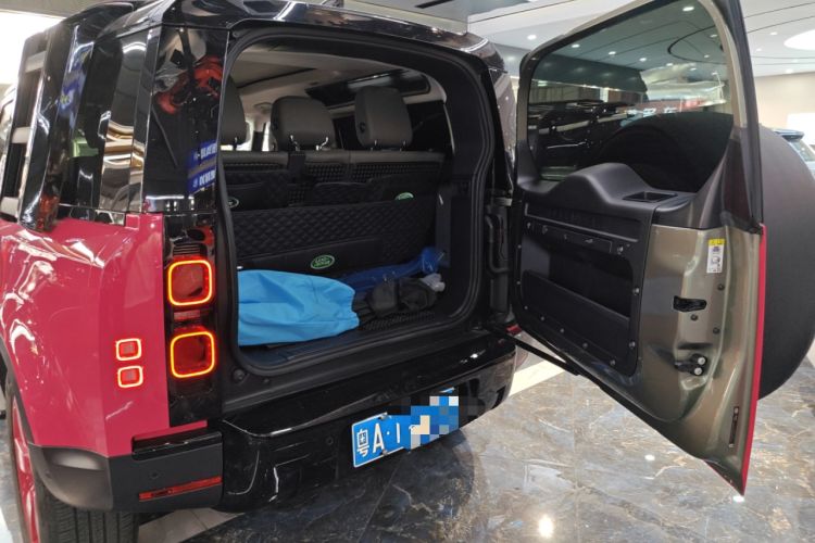 Used Land Rover Defender 2021 90 P400 Classic Reproduction Edition