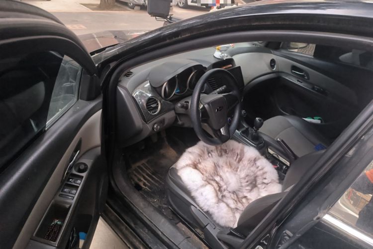 Used Chevrolet Cruze 2012 1.6L SL Grand Edition Manual Transmission Driver Seat