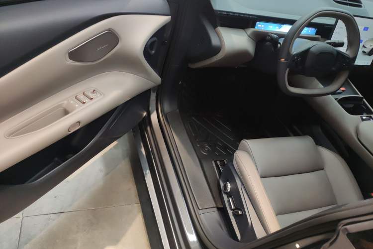 Used Lynk & Co Z10 2025 95 kWh 702 km All-Wheel Drive Intelligent Driving Ultra