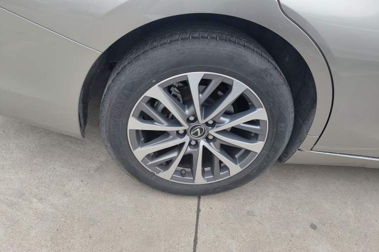 Used Lexus ES 2023 200 Excellence Edition
