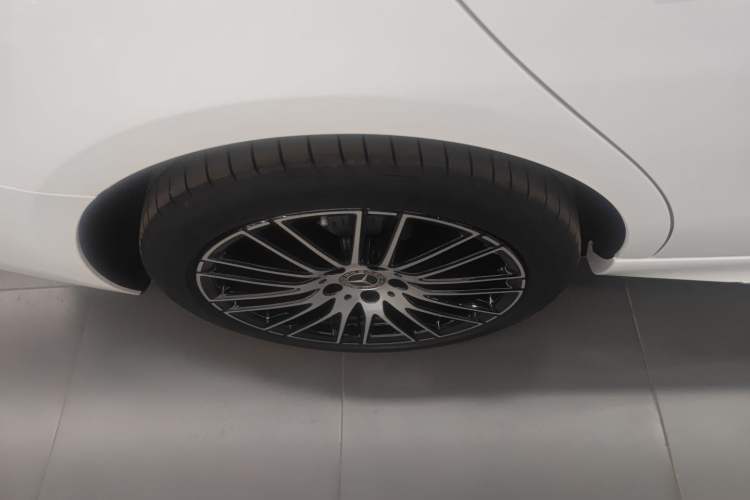 Used Mercedes-Benz C-Class 2025 C 260 L Sport Edition Right Rear Wheel Hub