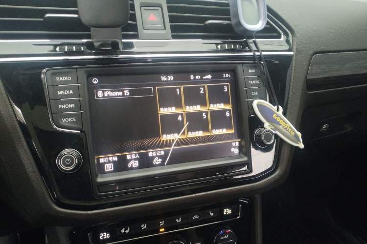 Used Volkswagen Tiguan L 2018 330TSI Automatic Two-Wheel Drive Luxury Edition Audio And AC Panel