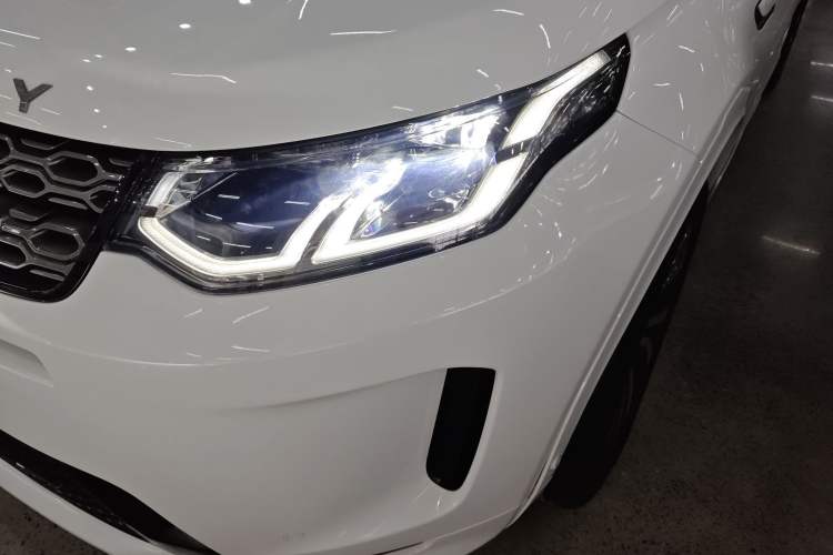 Used Land Rover Discovery Sport 2022 Restyled 249 PS R-Dynamic SE Performance Tech Edition 5 Seats Left Front Headlight