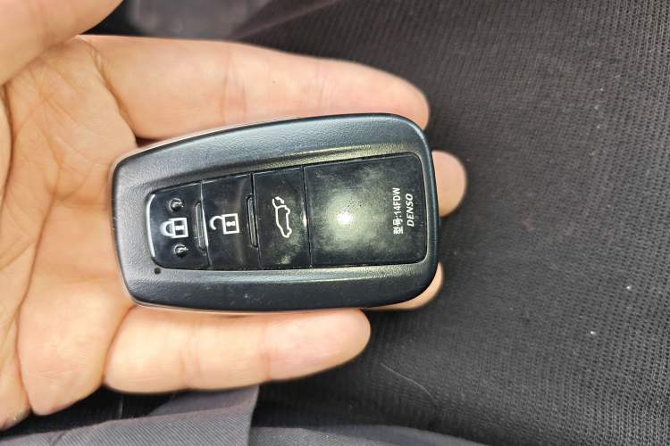 Used Toyota Crown Kluger 2021 2.5L HEV Four-Wheel Drive Premium Edition Vehicle Key