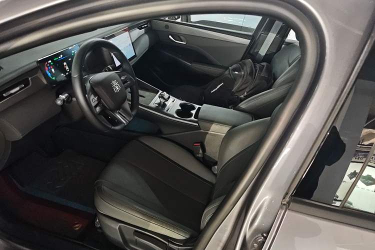 Used BYD Qin PLUS 2025 DM-i Smart Drive 55KM Leading Model Left Front Seat