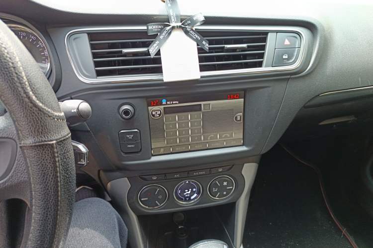 Used Citroen C3-XR 2018 1.6L Automatic Pioneer Model Audio And AC Panel