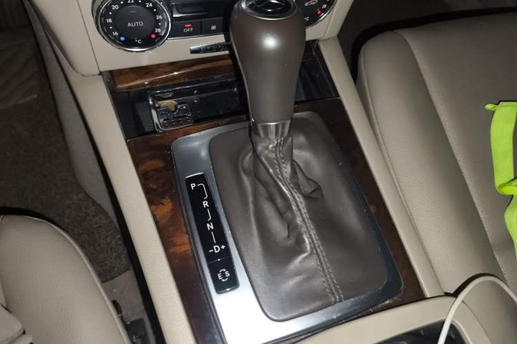 Used Mercedes-Benz C-Class 2011 C 200 CGI Elegant Model Gear Lever