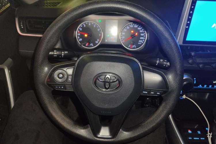 Used Toyota Wildlander 2020 2.0L CVT Two-Wheel Drive Leading Edition Steering Wheel
