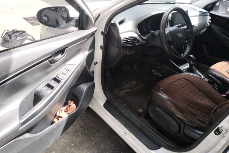 Used Hyundai Celesta 2018 1.6L Automatic GL Enjoyment Version China V Standard