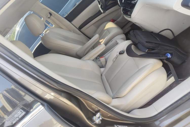 Used Buick GL8 2023 Land Executive Class Smart Enjoyment Model
