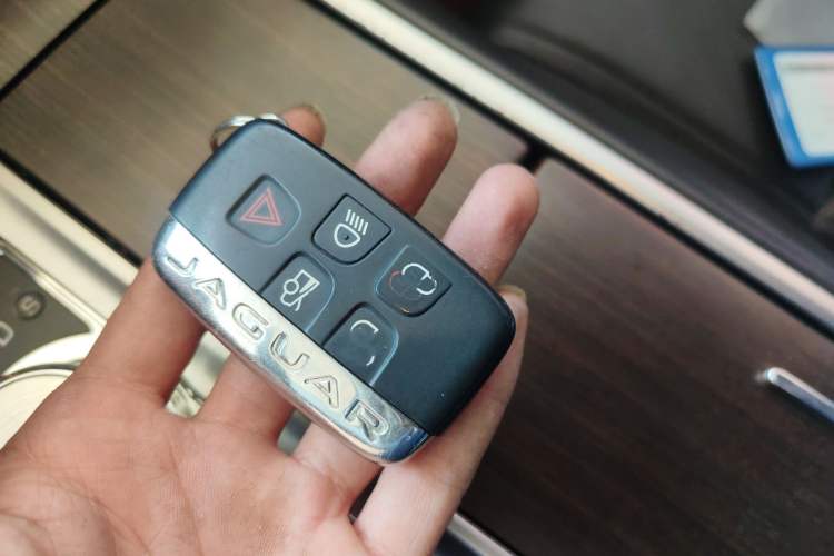 Used Jaguar XF 2015 XF 2.0T Sportbrake Luxury Edition
