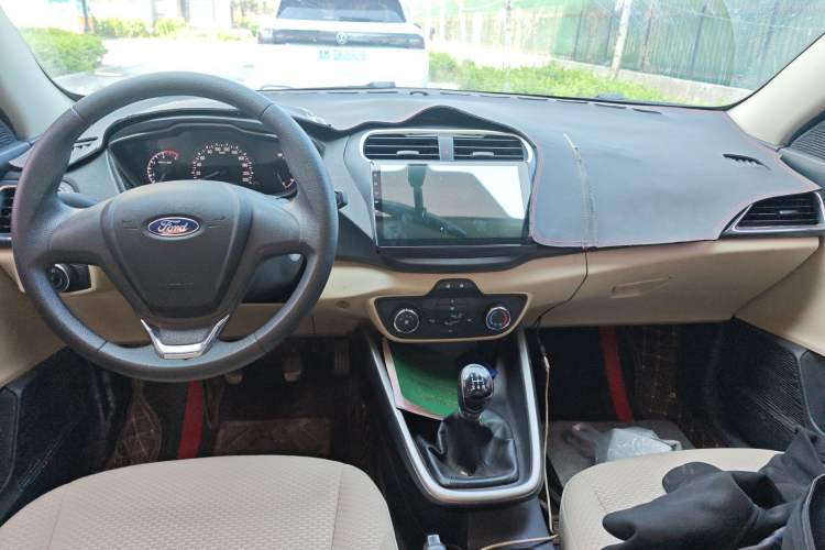 Used Ford Escort 2017 1.5L Manual Comfort Model Center Console