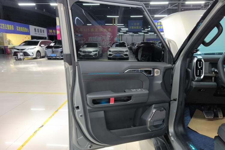 Used JETOUR Traveler 2023 2.0T All-Wheel Drive CrossPRO+