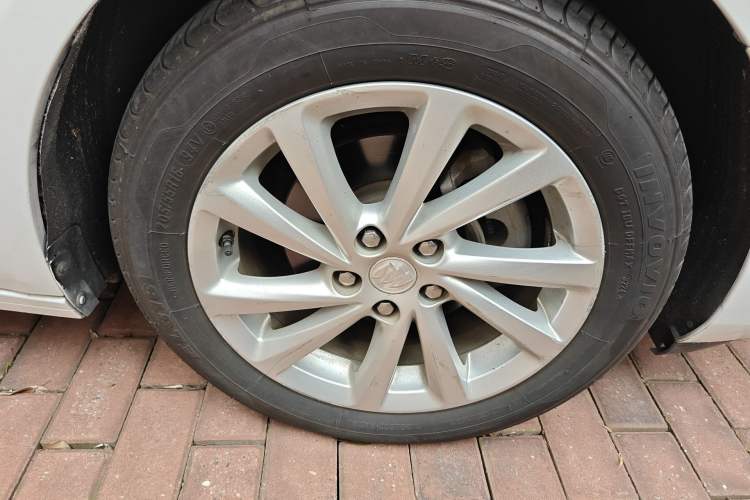 Used Buick Verano 2015 Sedan 15S Automatic Leading Model Right Front Wheel Hub