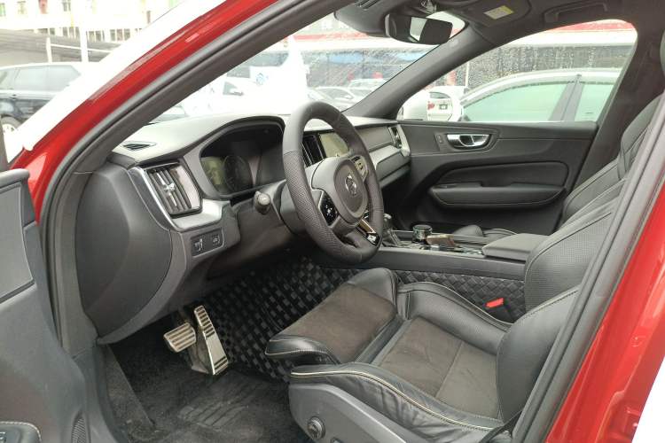 Used Volvo XC60 2018 T5 4x4 Zhiya Sport Edition