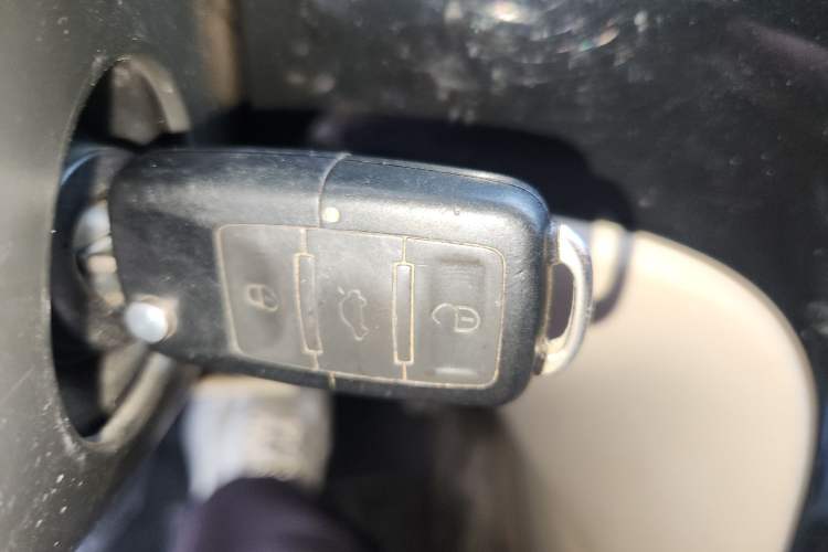 Used Volkswagen Lavida 2011 1.6L Automatic Premium Edition Vehicle Key