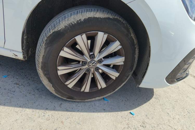 Used Volkswagen Lavida 2025 New Sharp 1.5L Outstanding New Edition Right Front Wheel Hub