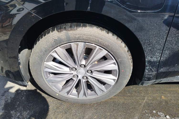 Used Hongqi E-QM5 2024 610 km PLUS