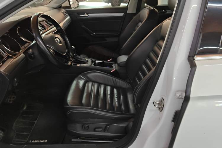 Used Volkswagen Lamando 2015 280TSI DSG Luxury Edition