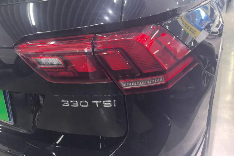 Used Volkswagen Tiguan L 2024 Outstanding Model 330TSI Automatic Two-Wheel Drive R-Line Dragon Glory Edition Right Rear Taillight