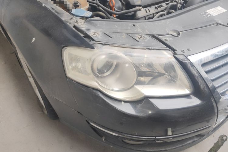 Used Volkswagen Magotan 2011 1.8TSI DSG Comfort Model Right Front Headlight